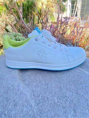 KURU Roam Sneakers Women’s 7.5